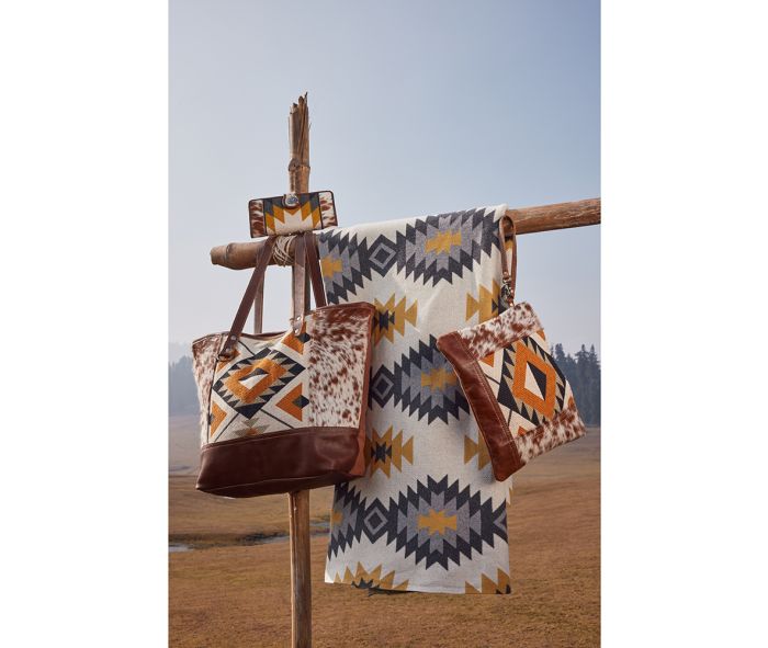 Leone Tote Bag